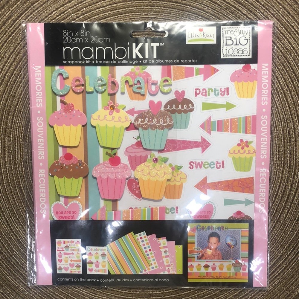 MAMBI Scrapbook Page Kit - Cupcakes